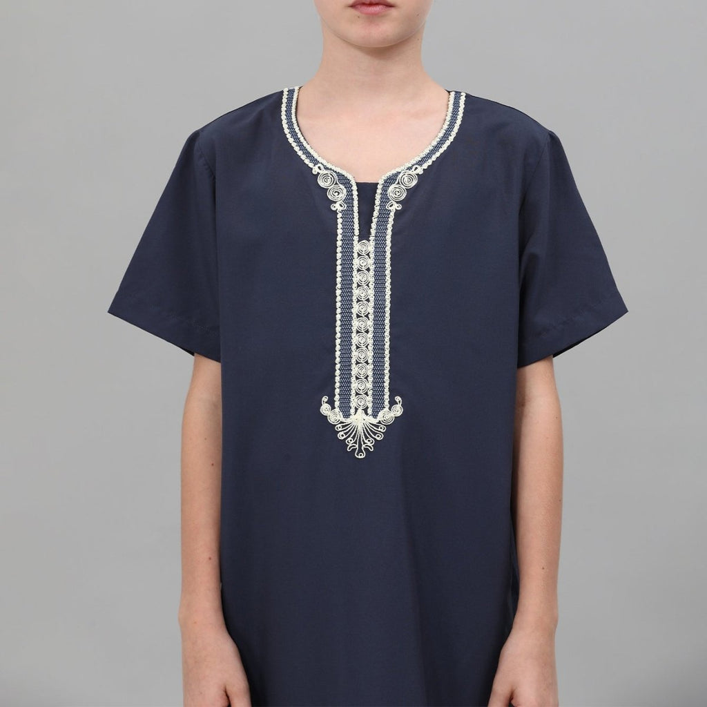 Boys' Embroidered Thobe with Ornate Neckline(MKB036)