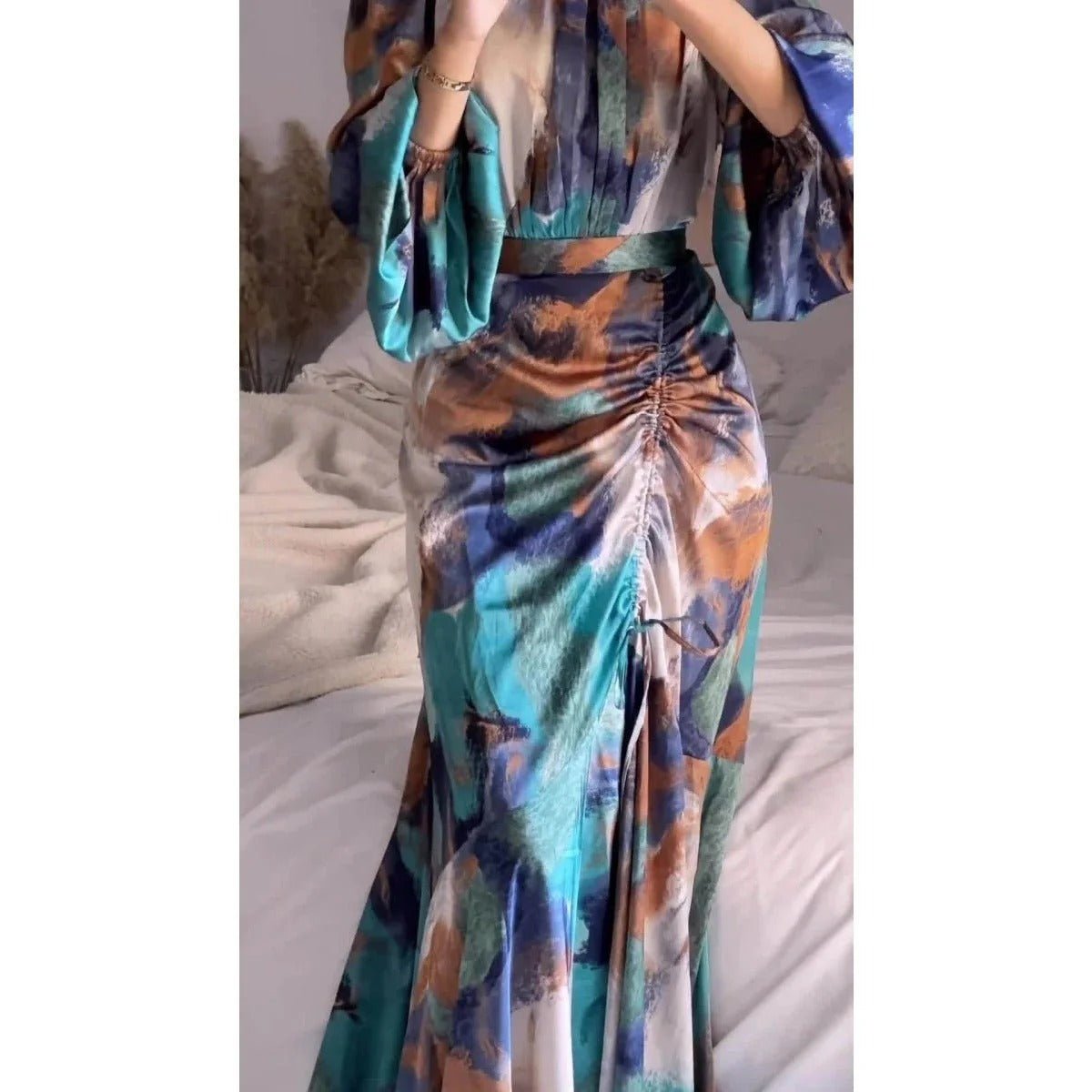 Exotic Print Pleated Bell Sleeve Abaya (MA166)