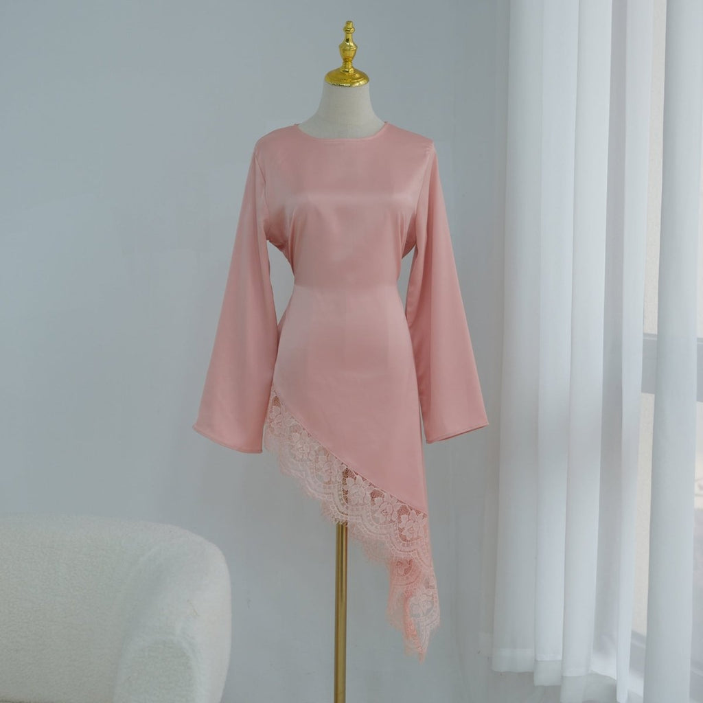 Lace Trim Contrast Panel Satin Top(MS408)
