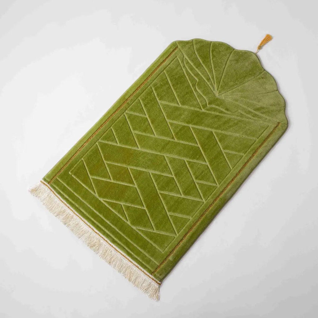 MR053 Thickened Embossed Flannel Prayer Mat