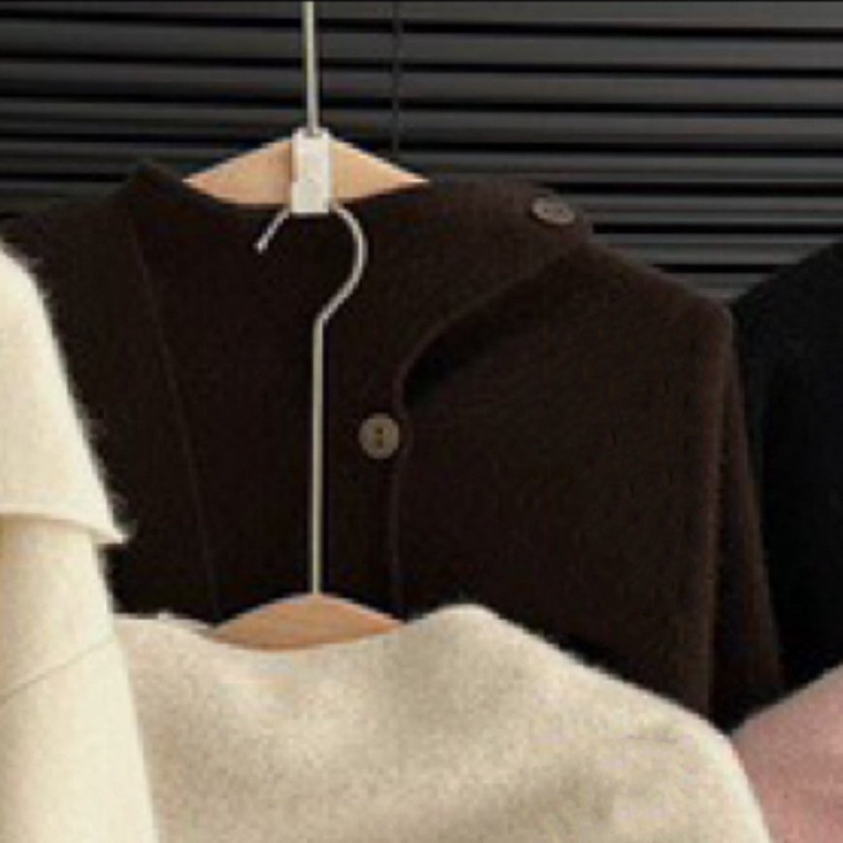 Wool Blend Cape Collar Coat | Mid-Length Button-Front Winter Jacket(MS191)
